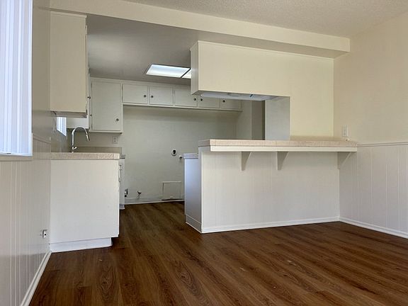 4th image of 3221-23 Stevens Ave #3223