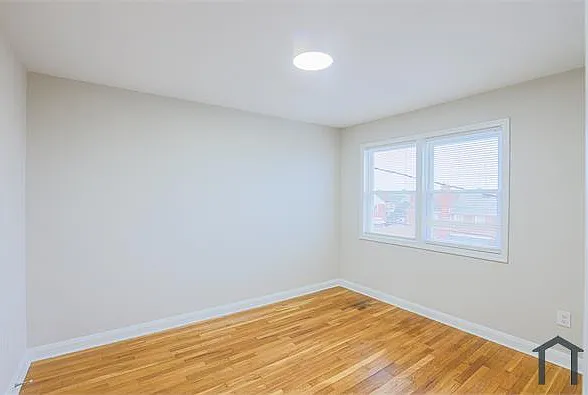 3 bed, $2,700 — Photo 2