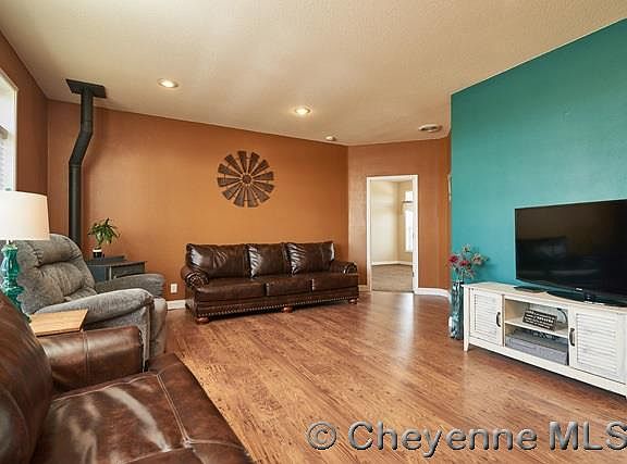5th image of 881 West Rd