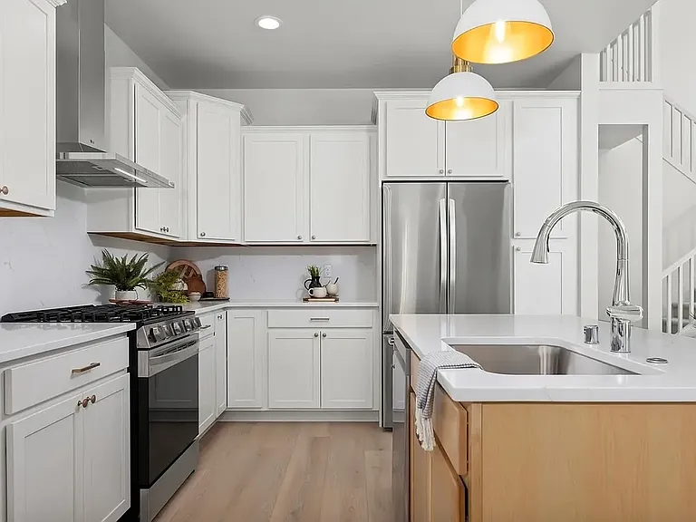 218 N 54th Pl — Photo 9