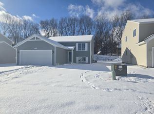 799 Hollyhock Dr, Greenville, MI 48838