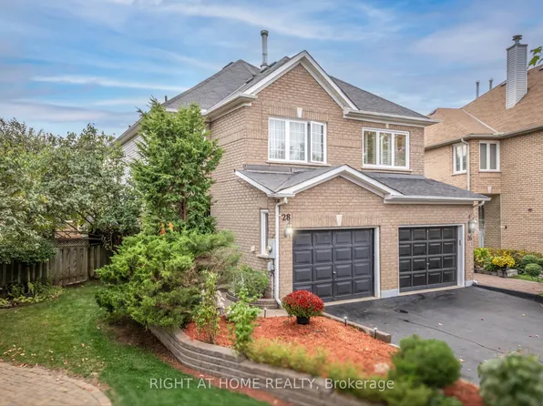 28 Foxtail Rdg, Newmarket, ON L3X 1Z6