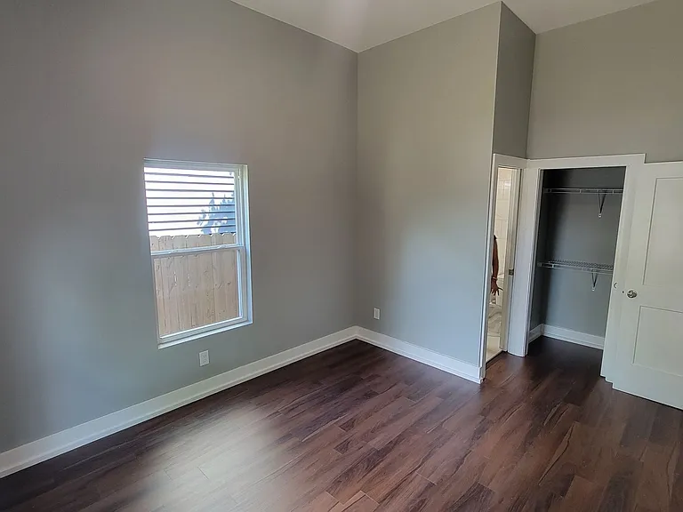 511 E Kentucky St — Photo 16
