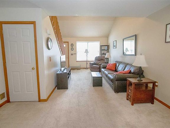 4th image of 2763 Victoria Ln