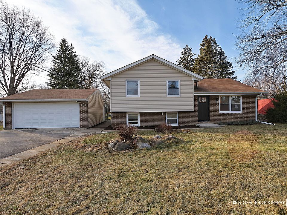 1st image of 1070 Belle Plaine Ave