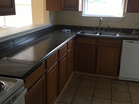 3rd image of 3526 Evangeline Dr