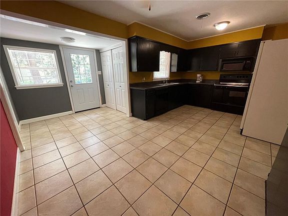 4th image of 4216 Malibar Drive