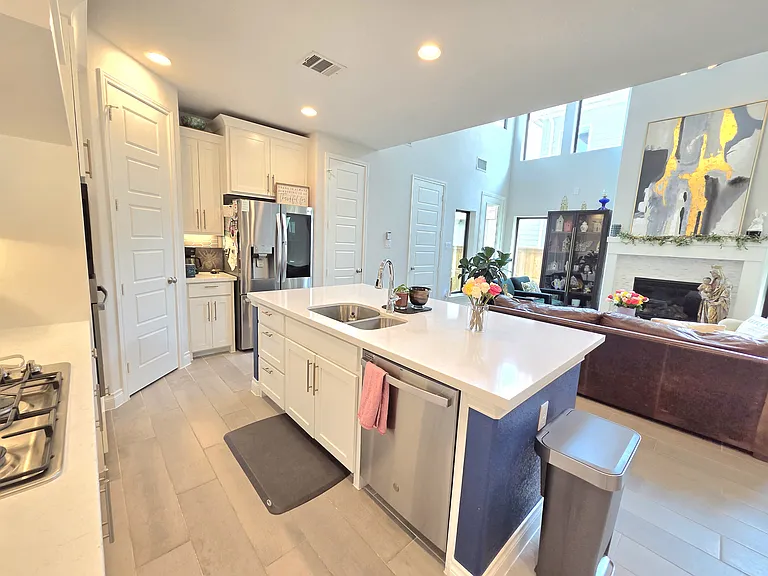 2303 Offerande Dr — Photo 6