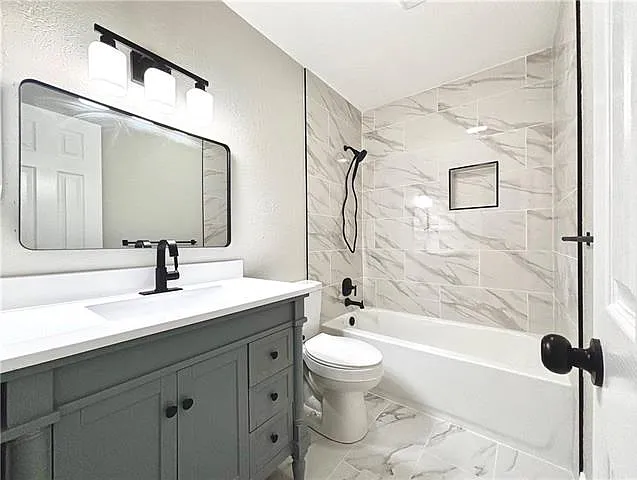 6628 Harbourview Dr — Photo 12