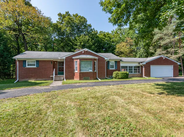 28425 Ranchwood Dr, Southfield, MI 48076