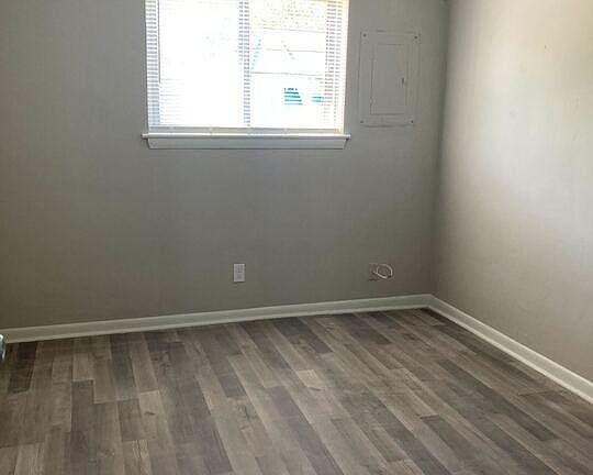 3rd image of 3600 Newport Ave APT 4
