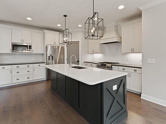 5th image of 7979 Wren Wood Dr