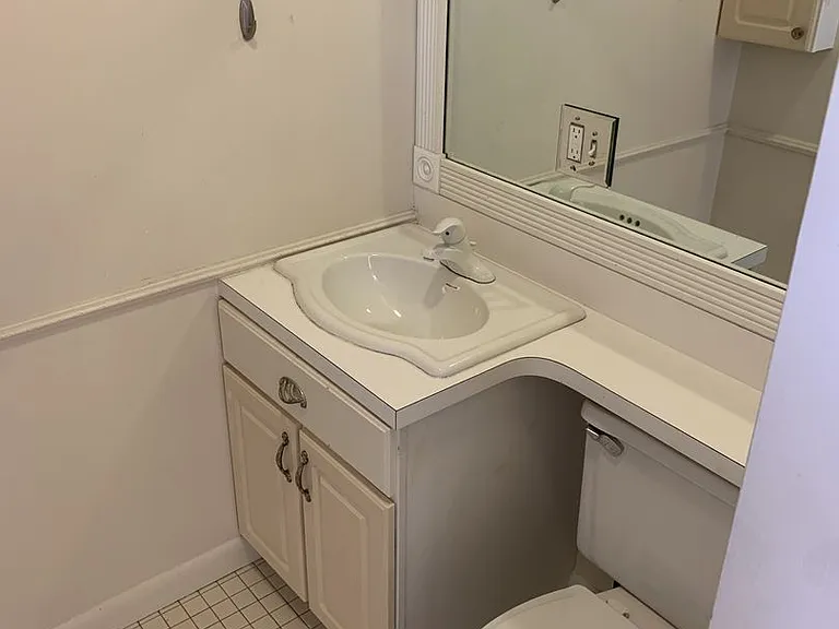 230 College St #2 — Photo 13