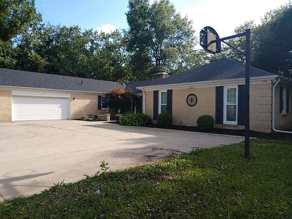 2nd image of 1301 N Balsam Dr