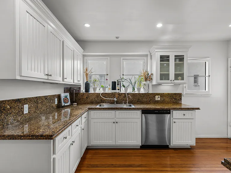 6233 W Orange St — Photo 14