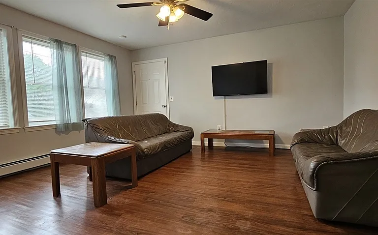 2 Warsaw Ave #1R — Photo 5