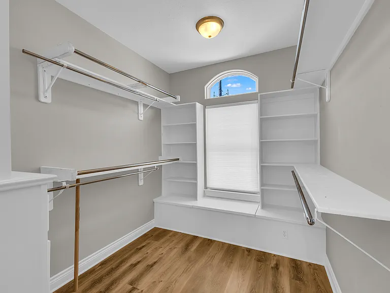 25043 Sausalito Dr — Photo 47