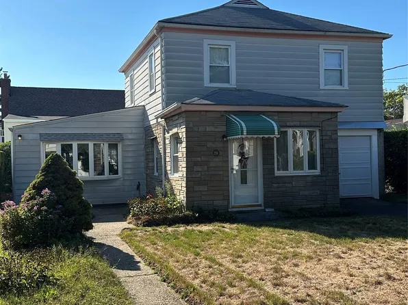 298 Doris Avenue, Franklin Square, NY 11010