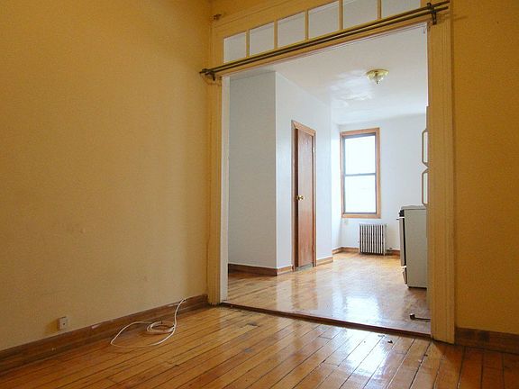 2nd image of 177 Montrose Ave APT 1R