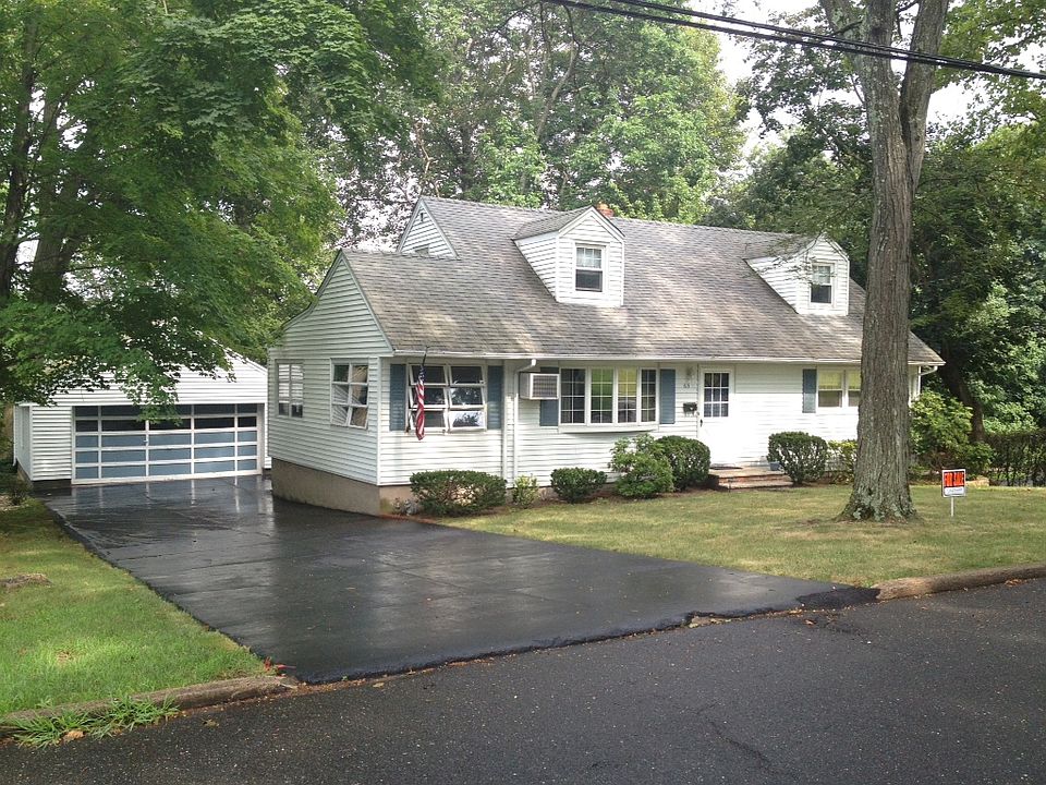 2nd image of 65 Dawn Ave