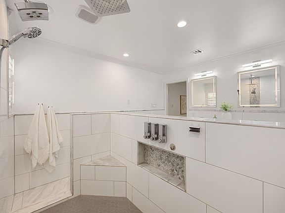5th image of 10106 Inwood Dr