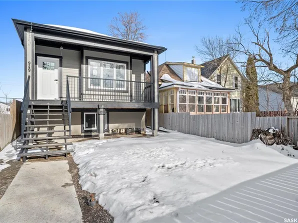 949 Robinson STREET, Regina, SK S4T 2M6