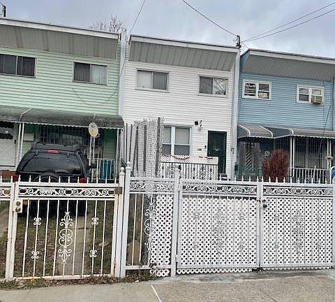 5th image of 526 Bolton Ave