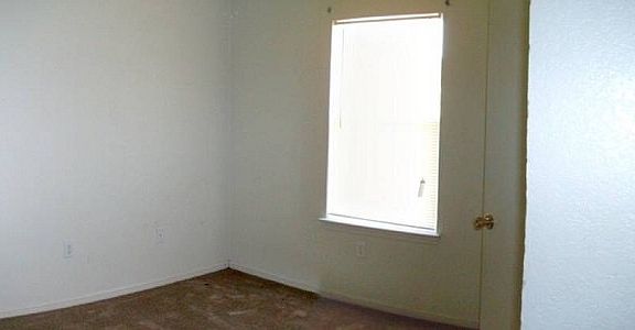 5th image of 1000 Circle M Dr APT C