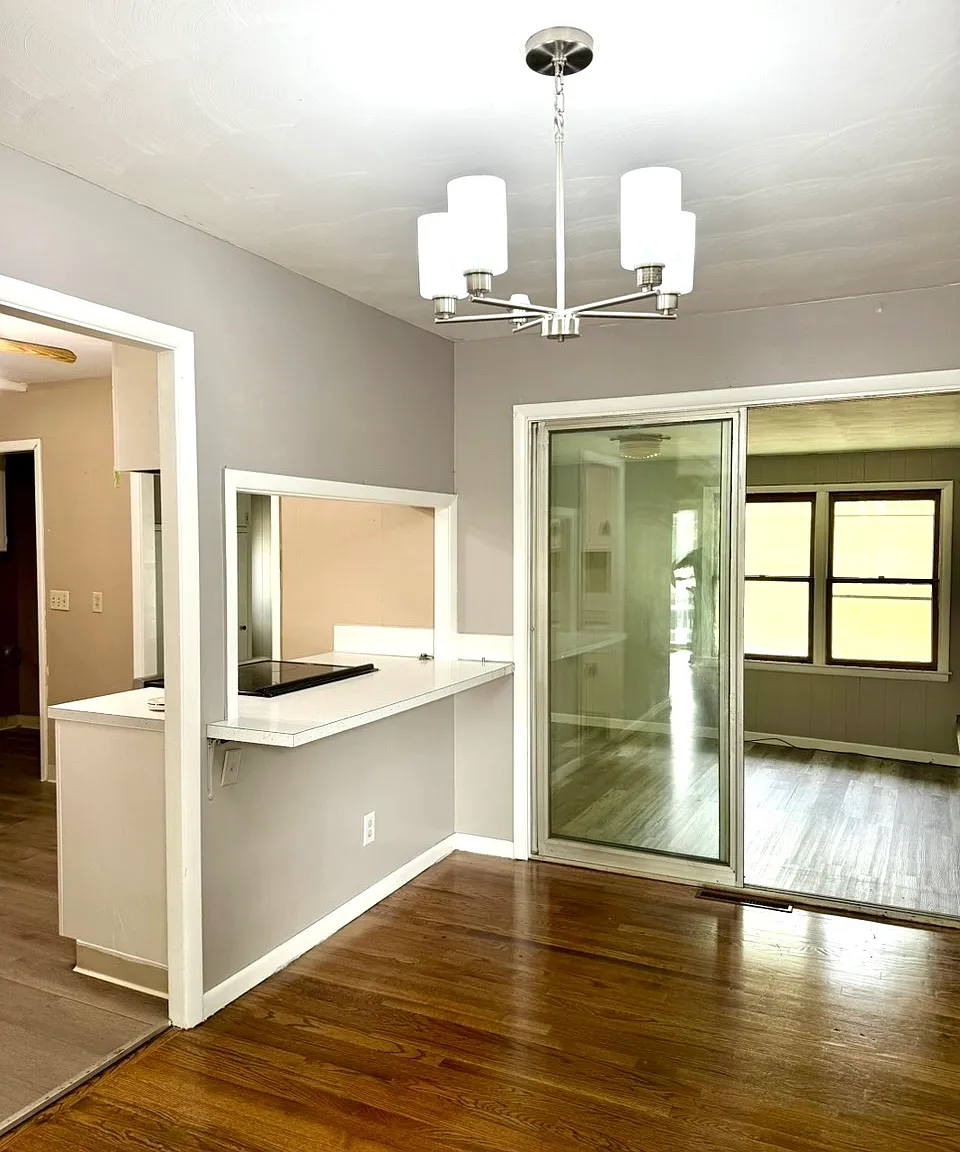 3 bed, 1.5 bath, 1450 sqft, $2,250 — Photo 3