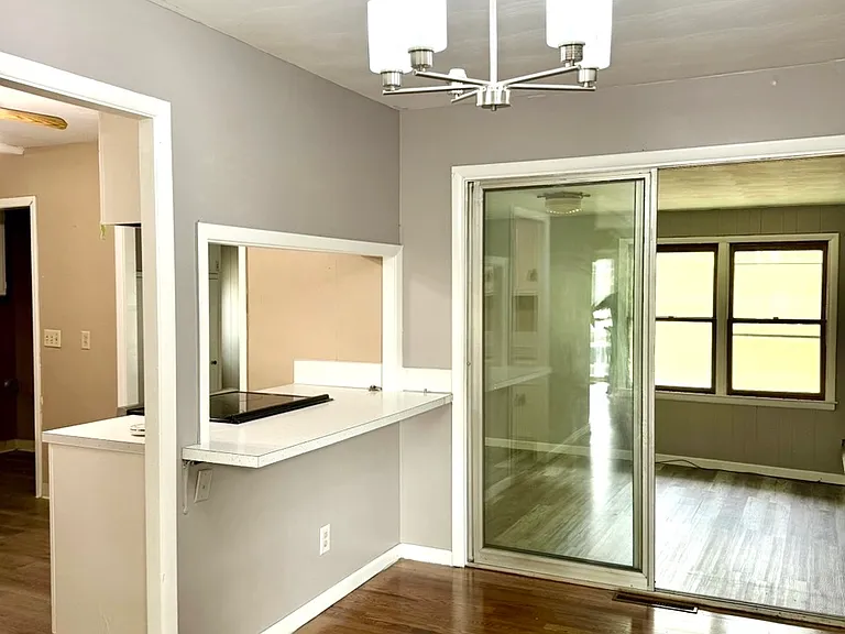 105 Chestnut Heights Dr — Photo 3