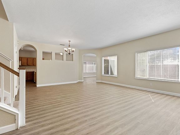 3rd image of 640 Garden Park Dr
