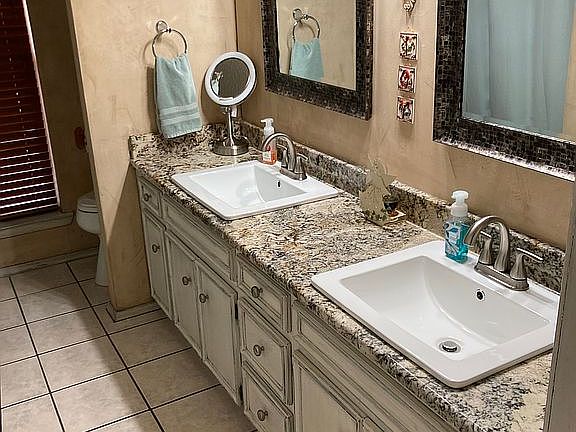 4th image of 5001 Green Valley Cir