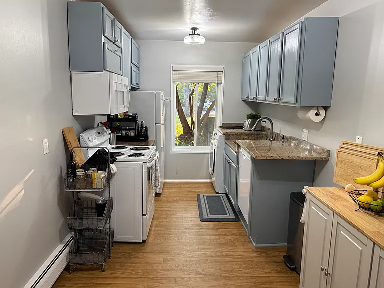 3927 Benjamin Ave #2 — Photo 1