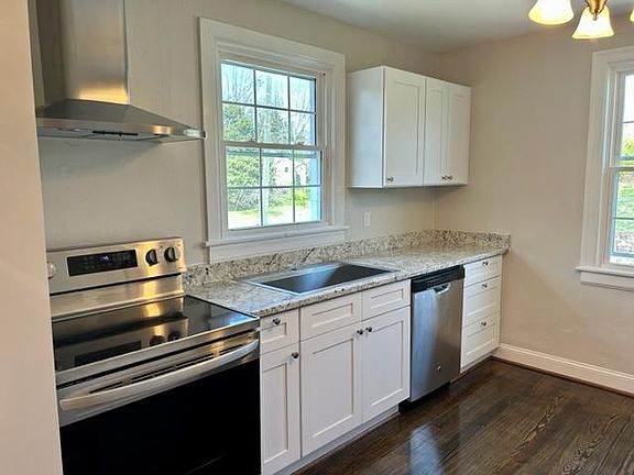 3rd image of 55 Ward St #1