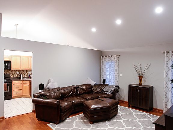 4th image of 1226 Ballantrae Pl APT C