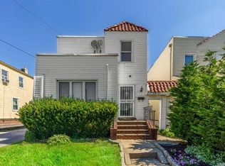 23423 135th Ave, Rosedale, NY 11422