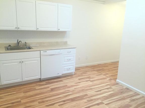 3rd image of 53 Church St