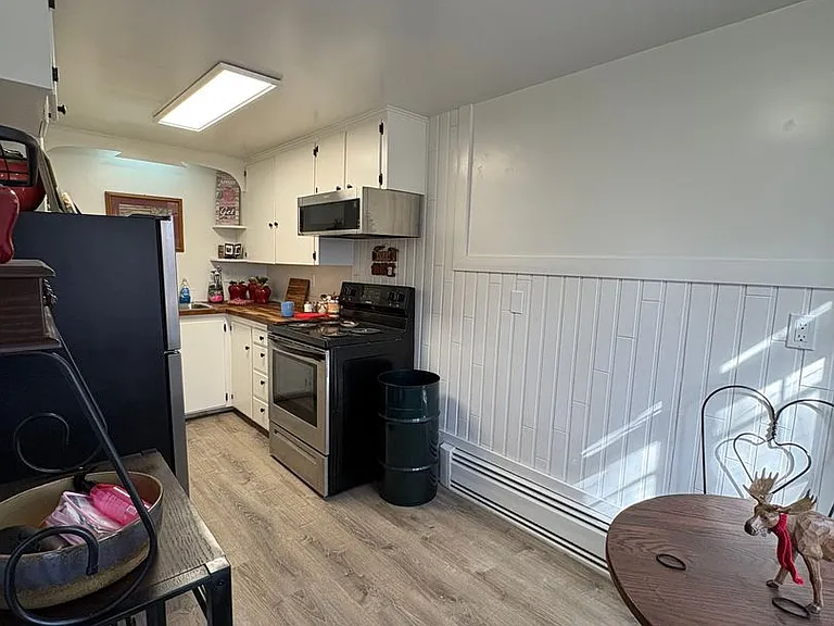 514 Avenue D — Photo 3