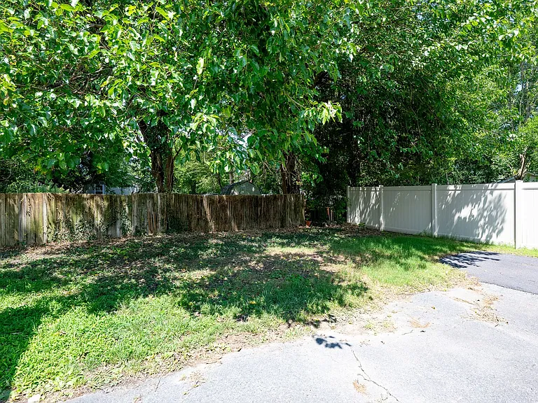 10 High St — Photo 31