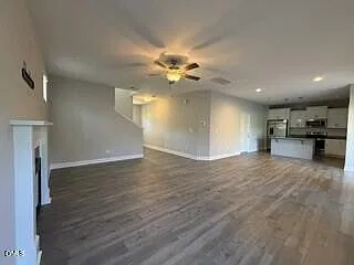 3 bed, 2.5 bath, 1812 sqft, $1,995 — Photo 4