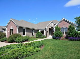 1873 River Lakes Rd S, Oconomowoc, WI 53066