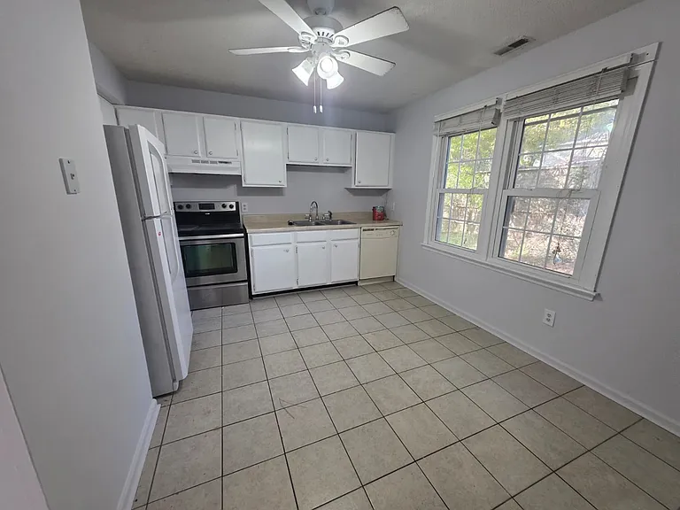 1619 Forest Dr #4 — Photo 4