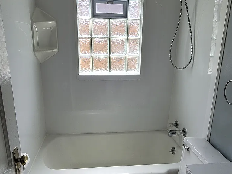 814 W 34th St — Photo 20