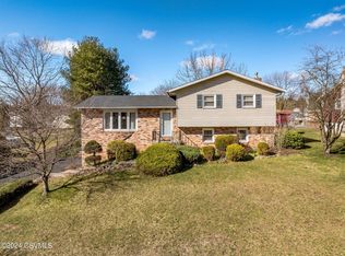 17 Spottswood Dr, Milton, PA