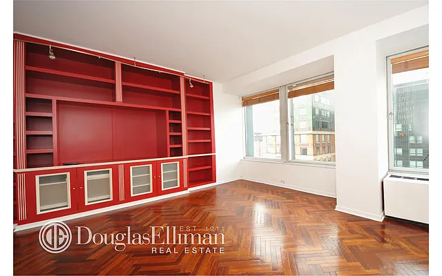 Rented by Douglas Elliman | media 19