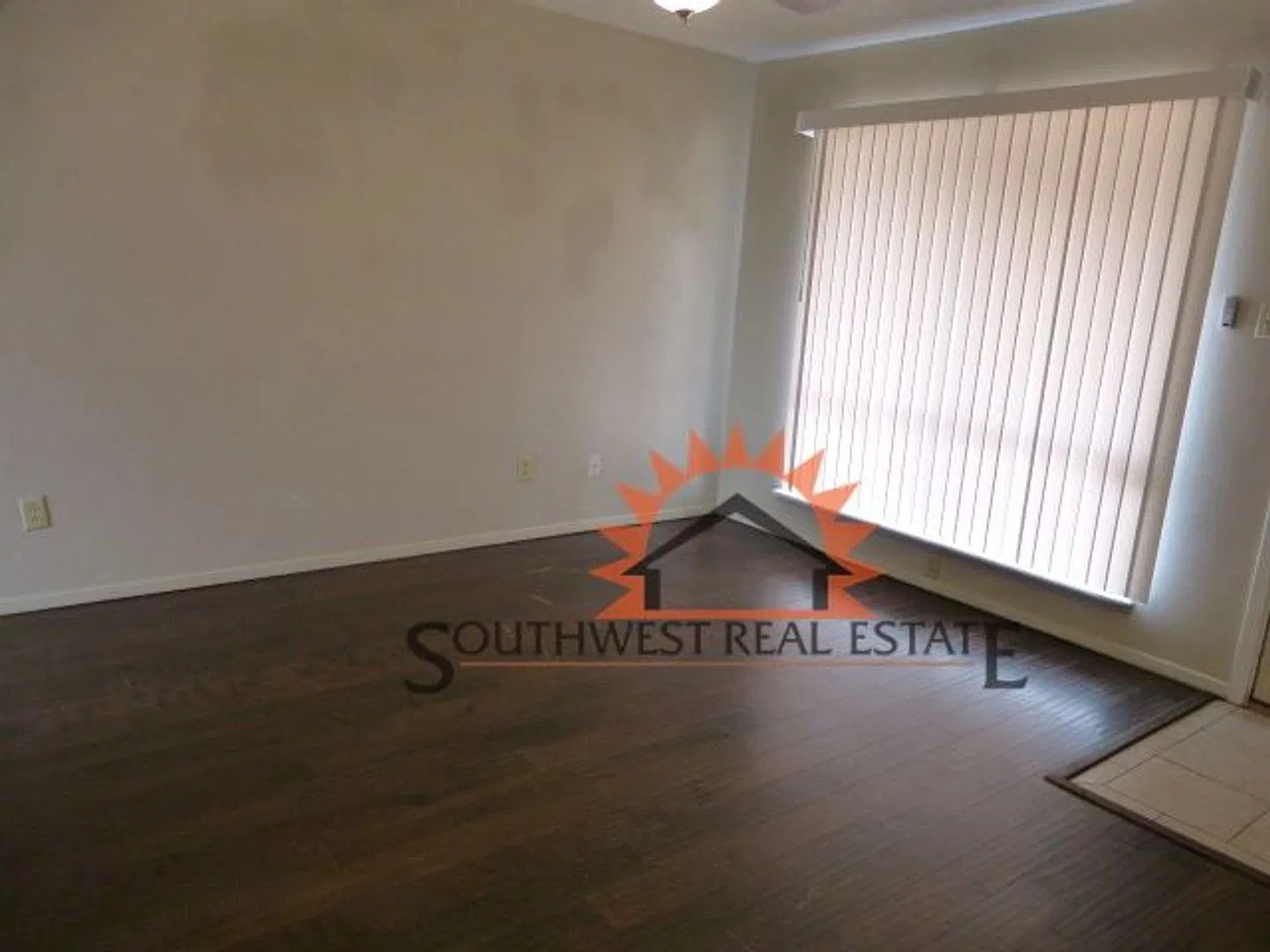 Cute 3 bedroom 1 bath one car garage — Photo 2
