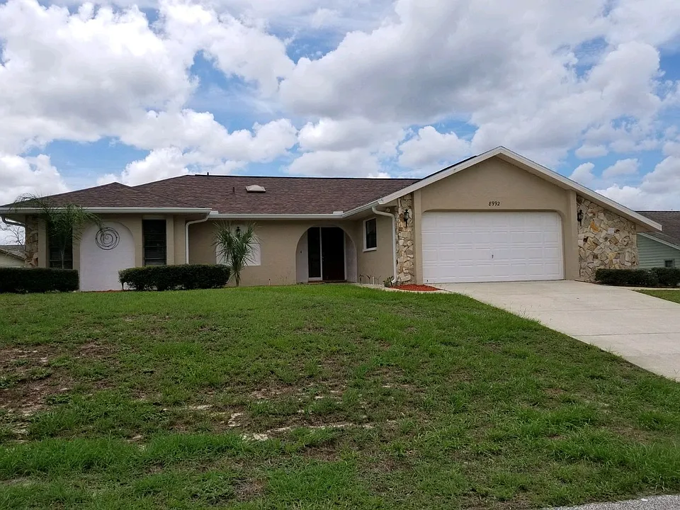 8992 Hernando Way