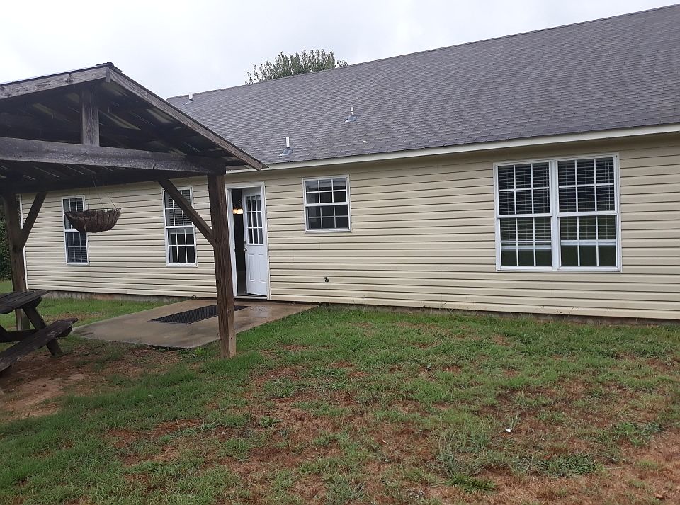 2nd image of 242 Comet Dr