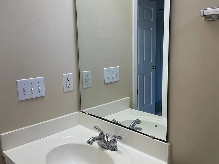 621 Riverwood Dr SE — Photo 19