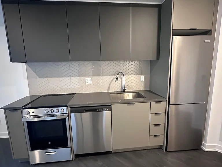 57 Brock Ave #417 — Photo 6